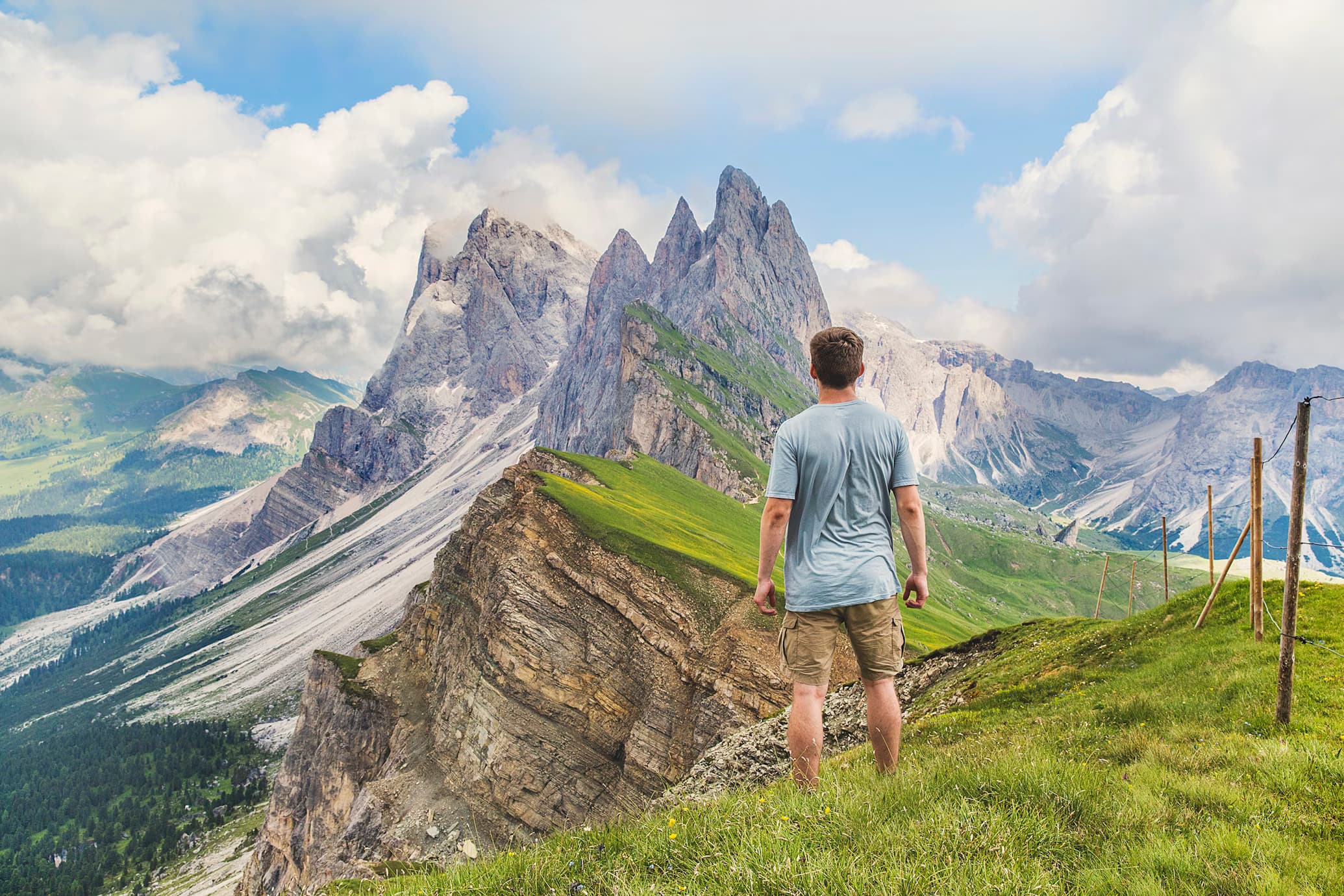 Best Travel Hacks to Save Money & Time in 2025 image